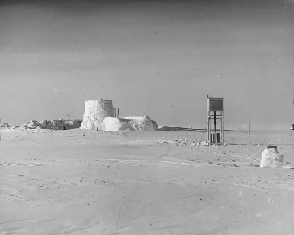 The Eismitte station in the middle of the ice sheet, 1930–31