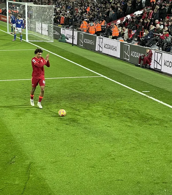 Trent Alexander-Arnold walking to take a corner against Leicester City, February 10, 2022 (not the 2021 corner)