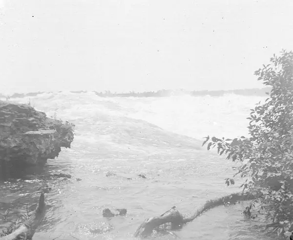 Horseshoe Falls, Niagara Falls, New York (approximately 1896) - DPLA - f5671b7542c05440bd5fcd5802a68b31
