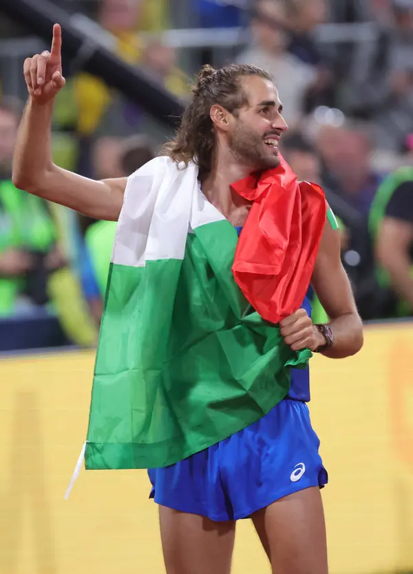 Gianmarco Tamberi celebrates his European title, Munich, August 18, 2022