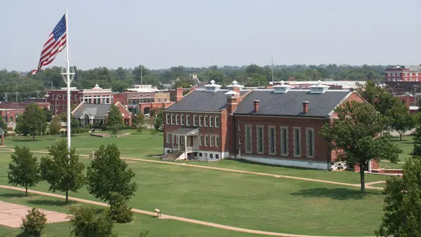 Fort Smith National Historic Site (8761b675-4711-42aa-bed7-f1492bd8638a)