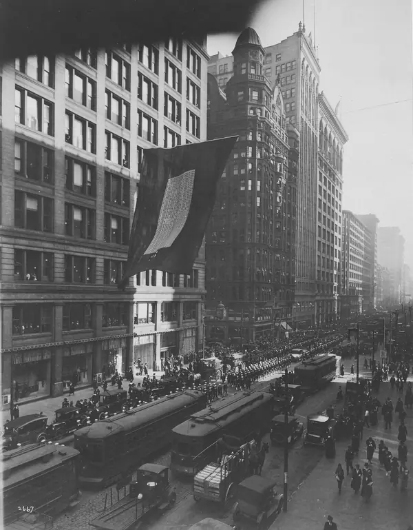 Ceremonies - Illinois - Chicago Peace Demonstrations - Scene on State Street, Chicago, Illinois - NARA - 23921627