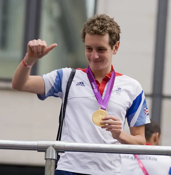 Alistair Brownlee with his London 2012 gold medal at the Olympic victory parade, September 10, 2012