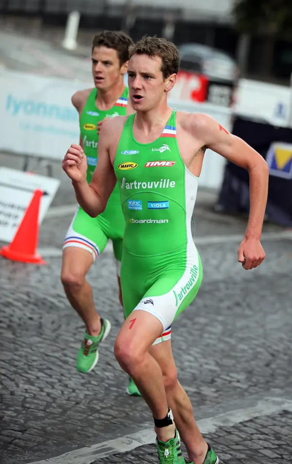 The Brownlee brothers running side by side, Grand Prix de Triathlon, Paris, July 9, 2011 (not Cozumel)