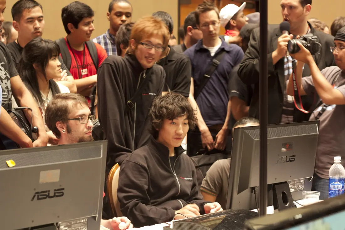 Daigo Umehara at a fight stick, with a crowd watching, at Evo 2011, Las Vegas, July 29, 2011 (not Evo 2004)