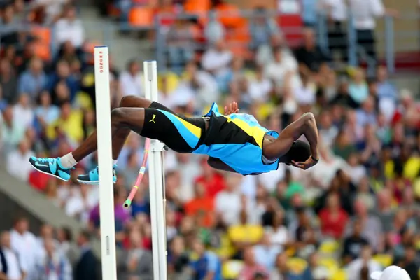 Donald Thomas of the Bahamas doing the flop, Moscow, 2013