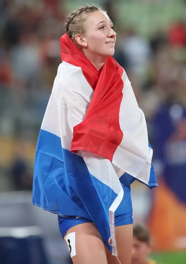 Femke Bol with the Dutch flag, Munich, August 19, 2022