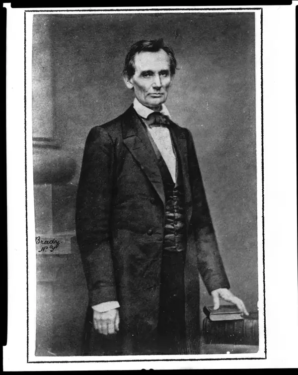 Abraham Lincoln, candidate for U.S. president, three-quarter length portrait, before delivering his Cooper Union address in New York City) - Brady, N.Y LCCN98504529