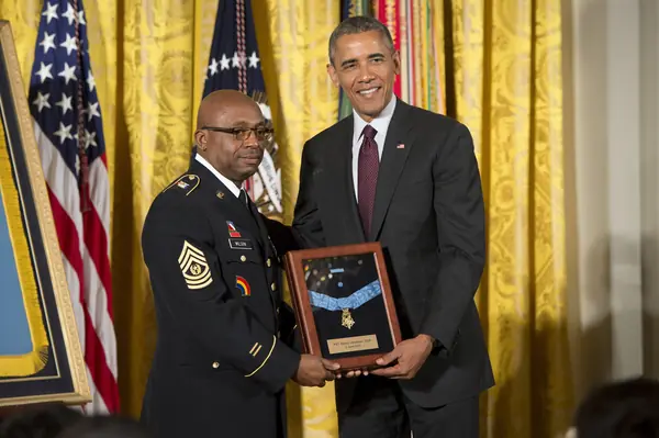 Obama honors two WWI Soldiers with Medals of Honor 150602-A-AJ780-003