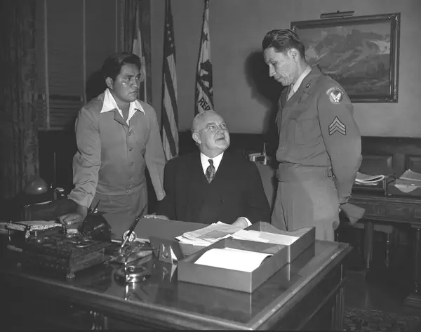 Ira Hayes (left) with Sgt. Henry Reed and Mayor Fletcher Bowron, Los Angeles, March 23, 1947