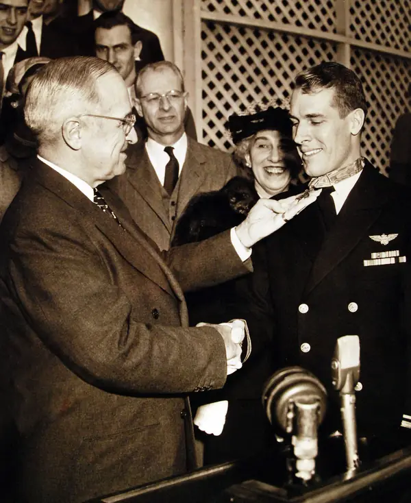 President Truman presents the Medal of Honor to Lt. (jg) Thomas J. Hudner Jr., White House, April 13, 1951