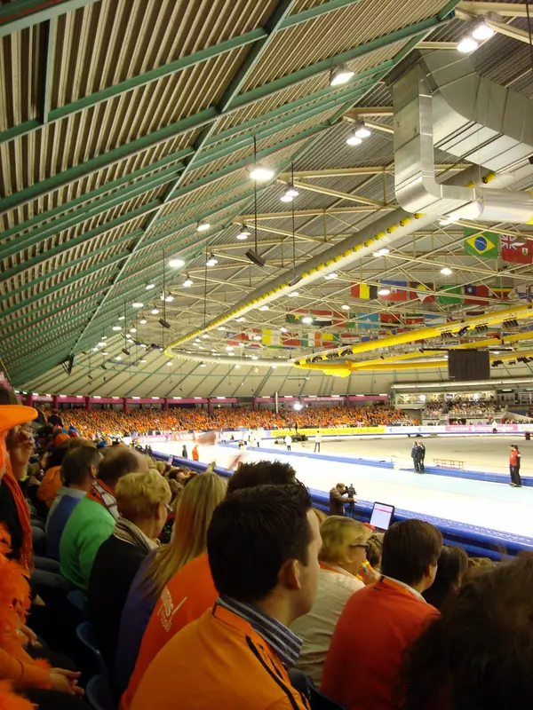 Fans at the 2010 World Championships in Thialf, Heerenveen (not the 2025 trials)
