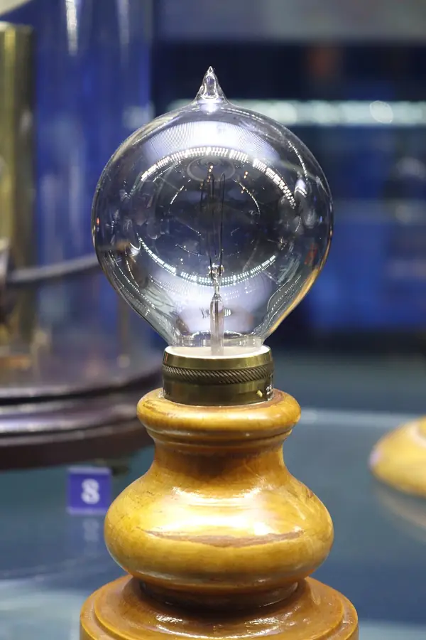 A light bulb by Lewis Latimer, 1883, at the Museum of Science and Industry, Chicago