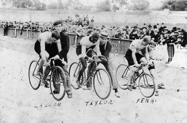 Lawson, Taylor et Fenn, 1901