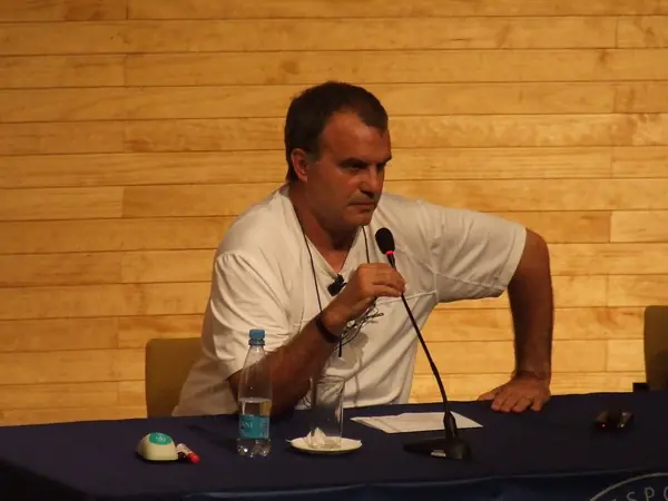 Marcelo Bielsa at a press conference in Chile, March 3, 2009