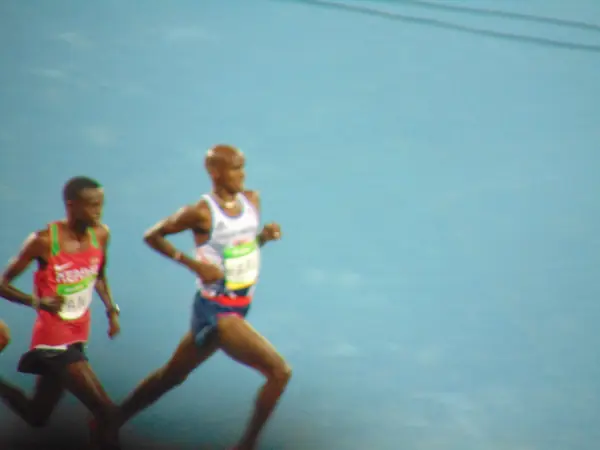 Mo Farah beside Kenya’s Paul Tanui in the 10,000-meter final, Rio de Janeiro, August 13, 2016