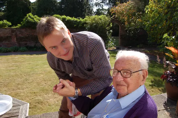 Nicholas Winton with Jan Huňát, October 2, 2009