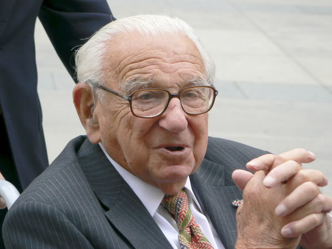 Nicholas Winton at Prague Castle, October 10, 2007