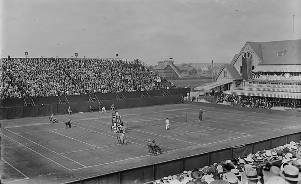“Williams – Johnston”: a match at Forest Hills, about 1915–16