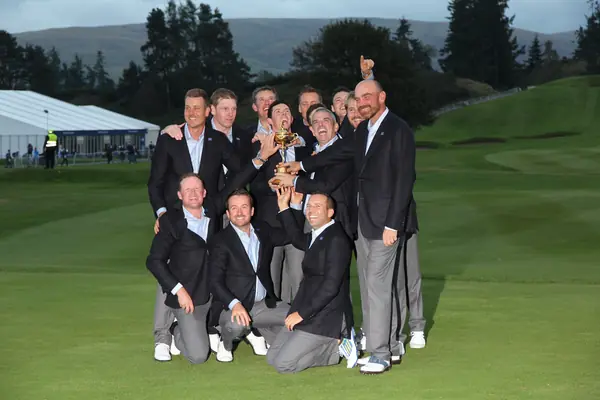 Europe’s team with the Ryder Cup at Gleneagles, September 28, 2014, with Stenson, McIlroy and Rose among them (not 2016)