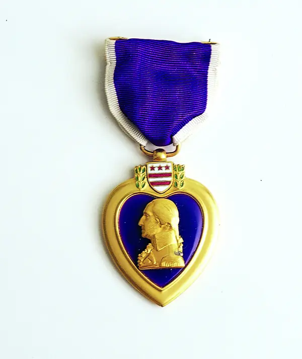 Purple Heart Medal. Unknown recipient. (5388b05e-1dd8-b71b-0b3e-35d0c745d465)