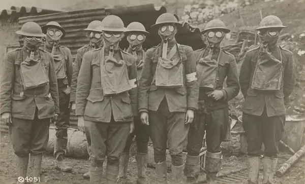 111-SC-4051 - American soldiers equipped with latest type gas mask. - NARA - 55169506 (cropped)