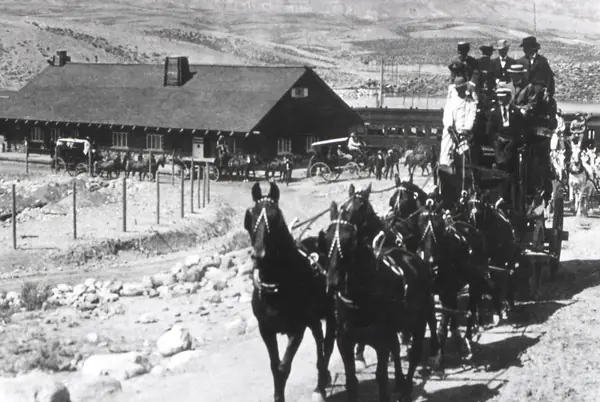 Stagecoaches leaving the Northern Pacific station at Gardiner, Montana, for Yellowstone, 1904 (not Fields’s route)