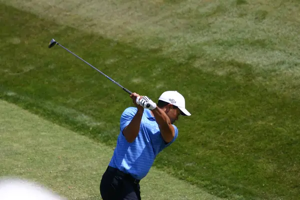 Tiger Woods at the top of an iron swing in US Open practice, Torrey Pines, June 11, 2008 (not the 2000 shot)