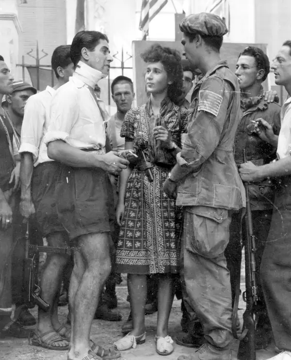 French Forces of the Interior with a US paratrooper at St. Tropez, August 16, 1944 (not Hall’s battalions)