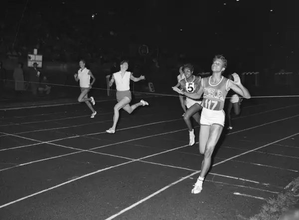 Olympische revances in stadion Amsterdam, Wilma Rudolph, Bestanddeelnr 911-6041